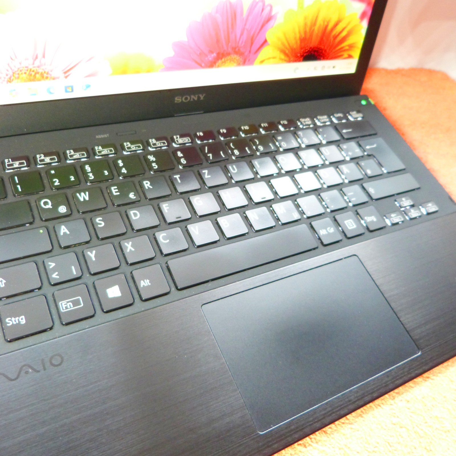 Sony Vaio PRO SVP13 13″ FULLHD l Carbon Fiber Thinnest UltraBook ONLY 800GRAMS