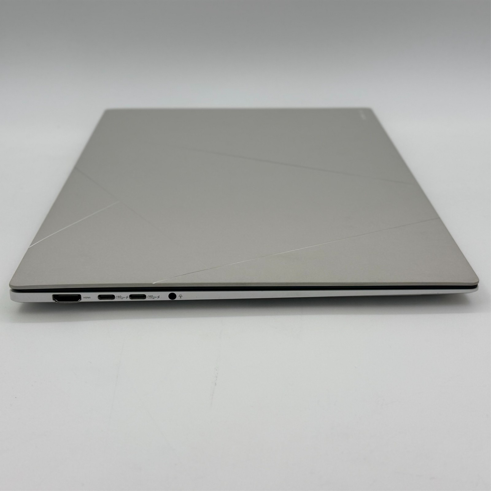ASUS Zenbook S 16″ 3K OLED AMD Ryzen AI 9 365 24GB 1TB SSD Scandinavian White