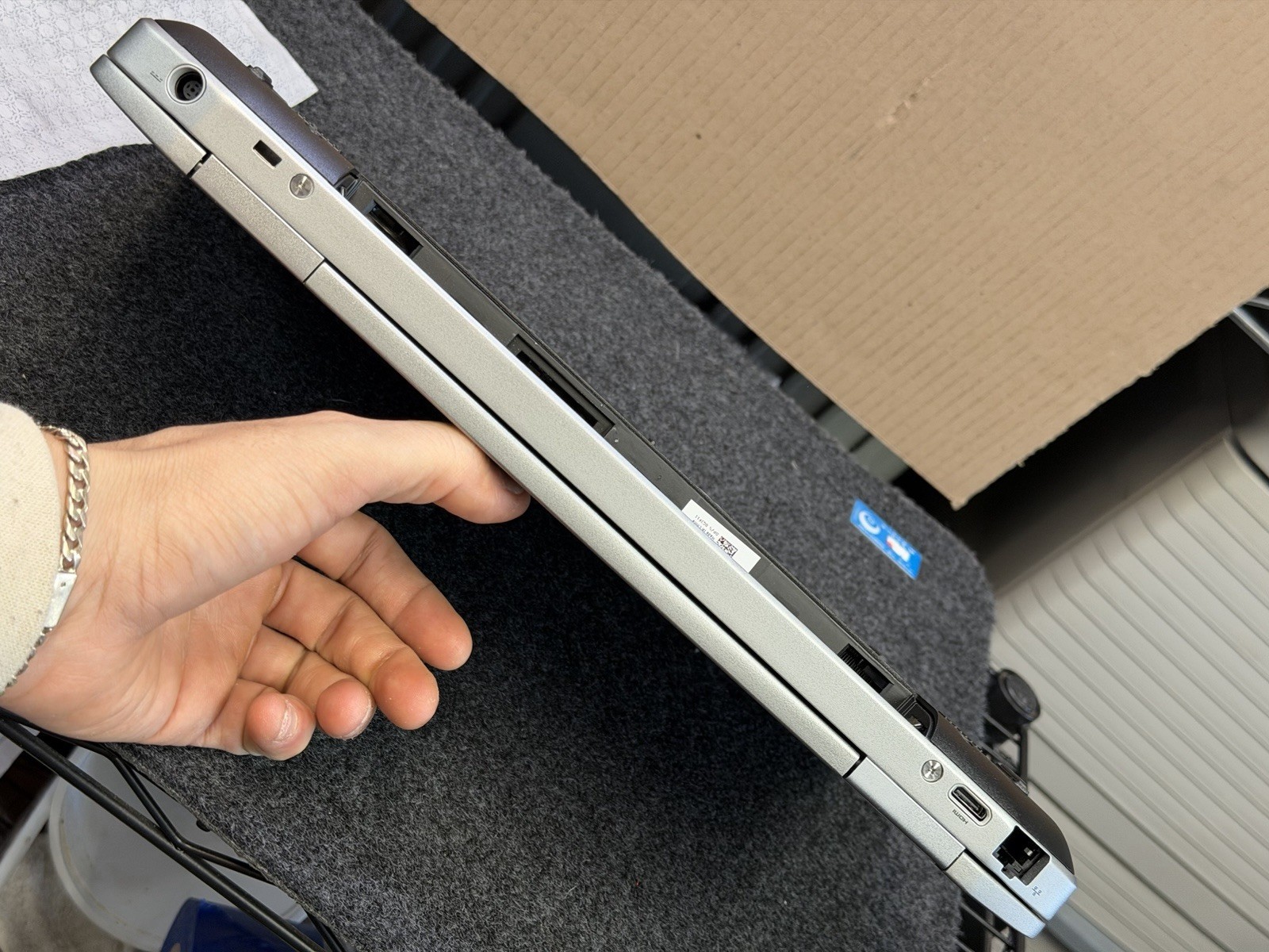 Dell Latitude E6320 i5-2520M @2.5GHz 2GB RAM 250GB HDD (No Battery)