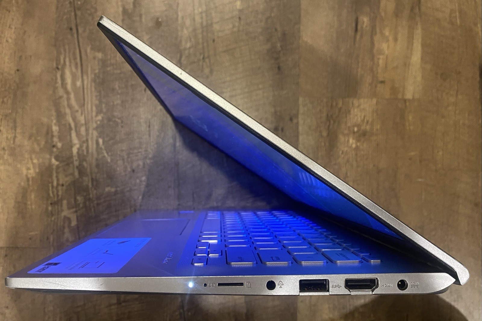 ASUS VivoBook 14 X420UA i5-8250U 8GB 256GB SSD UHD 620 No Charger