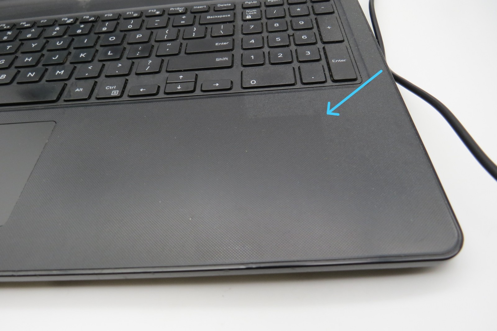 Dell Inspiron 15 3567-15.6″-i3-7130U@2.7GHz-8GB DDR4 RAM-NO STRG-NO OS **READ**