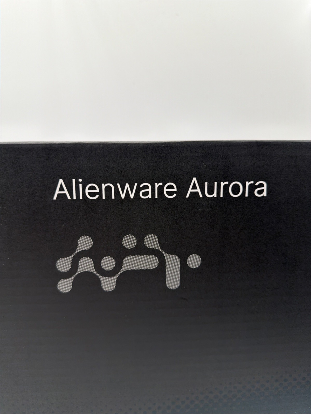 DELL ALIENWARE 16″ AURORA GAMING LAPTOP INTEL CORE 7 240H 5050 RTX 16GB RAM 1TB