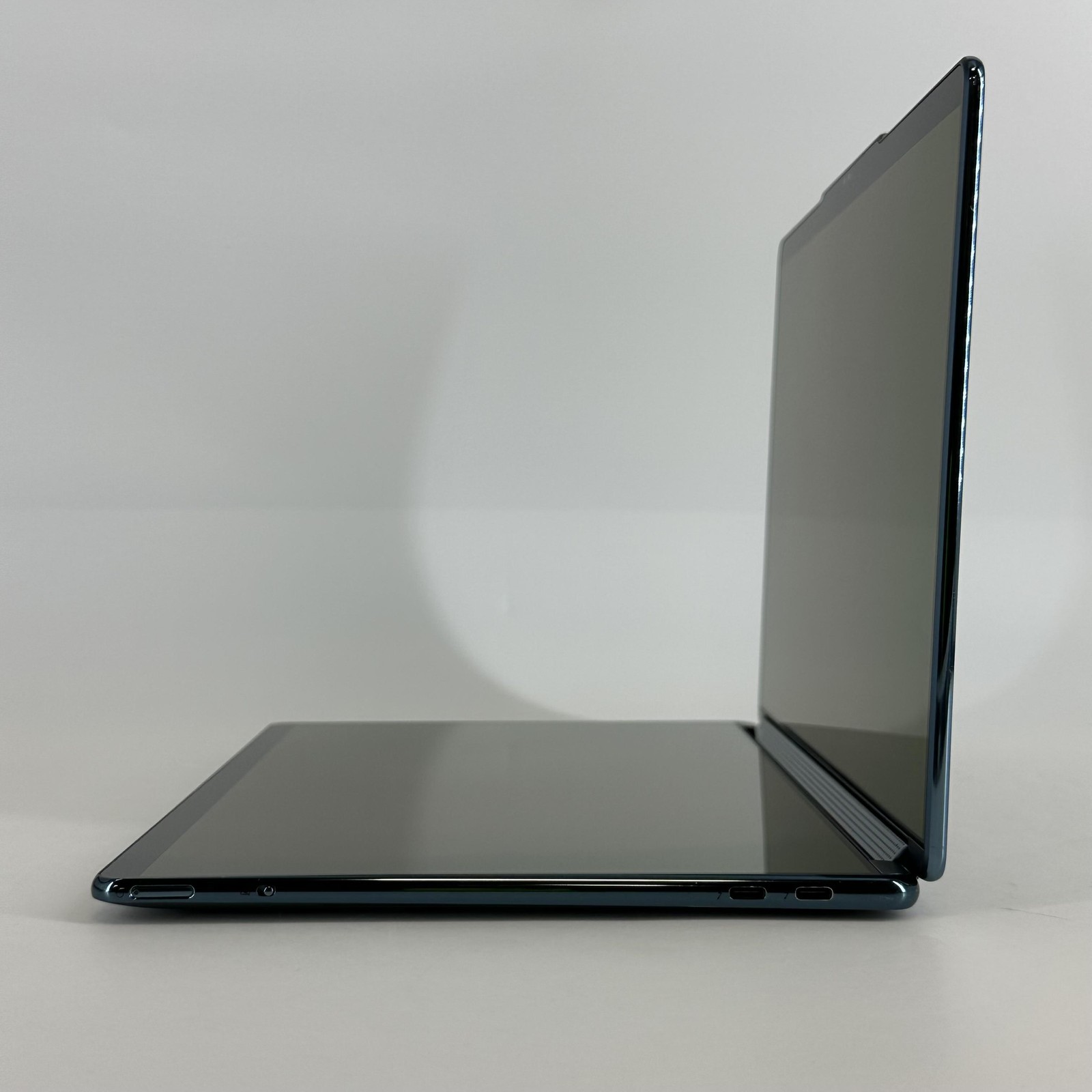 Lenovo Yoga Book 9i 13.3 HD TOUCH 1.7 GHz i7-1355U 16GB 1TB SSD BAD USB-C PORT