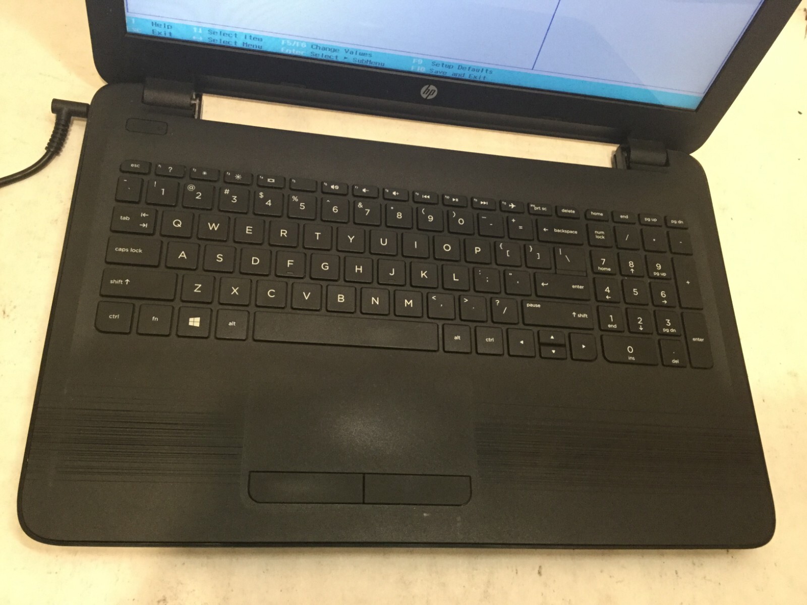 HP 15-ba009dx / AMD A6-7310 R4 @ 2.00GHz / (NO STORAGE) -MR