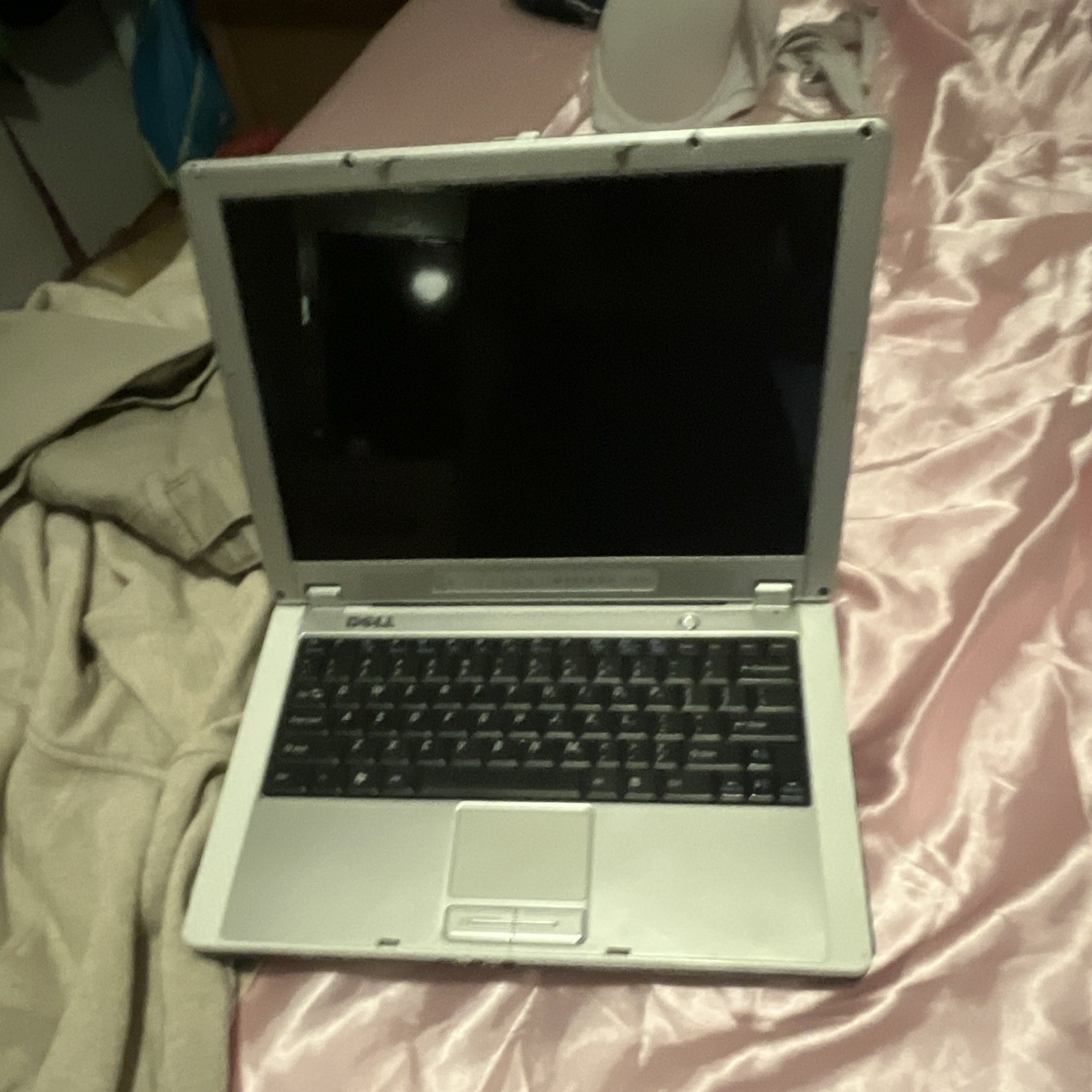 Dell Latitude D610 14.1in Silver Pentium M 1.60GHz 1GB RAM 40GB HDD Webcam