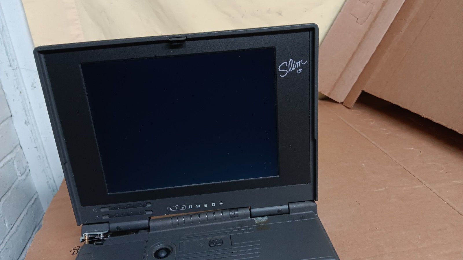 Vintage 1992 Twinhead SlimNote 486/33 Laptop Intel 486DX @ 33MHz processor Parts