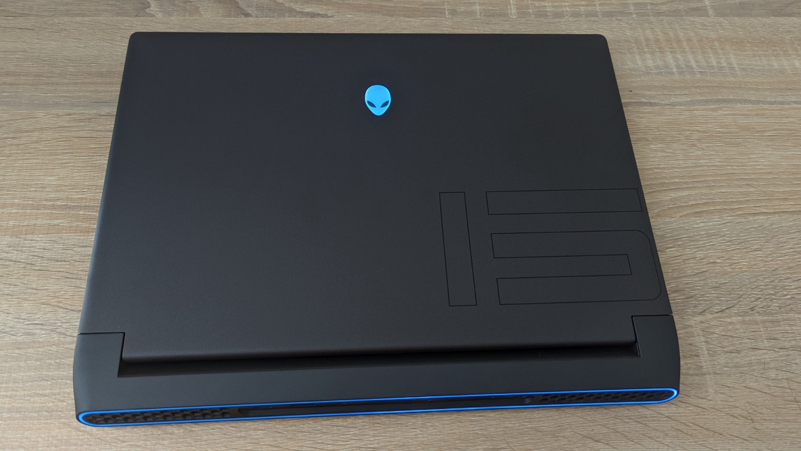 Alienware m15 R7 AMD Ryzen 9 6800HX