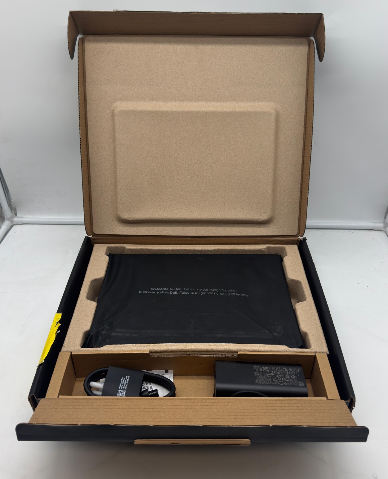 Dell Pro Max 14 MC14250 FHD 2.4 GHz Ultra 7 255H 16GB 512GB SSD WTY 2028 WNHT0