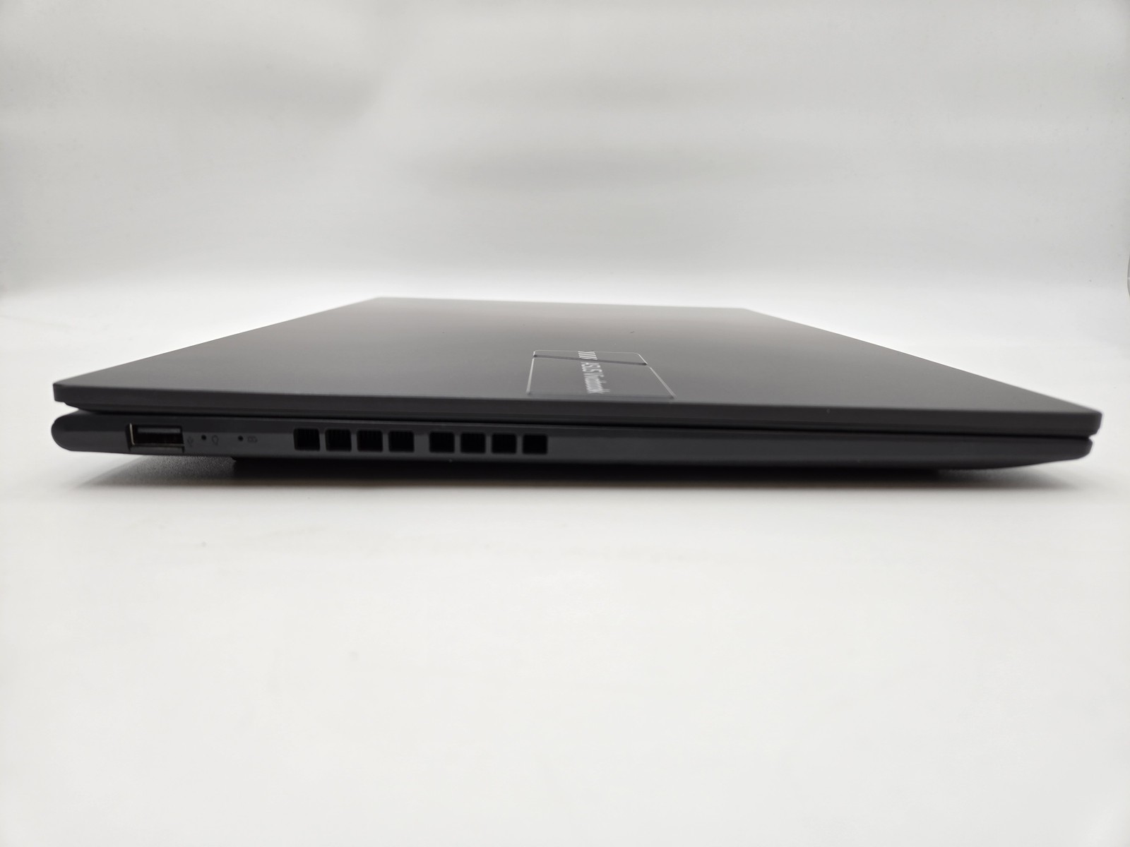 ASUS Vivobook 16 (F1605) 16″ FHD+ I9-13900H 1TB SSD 32GB W11P Webcam Backlit