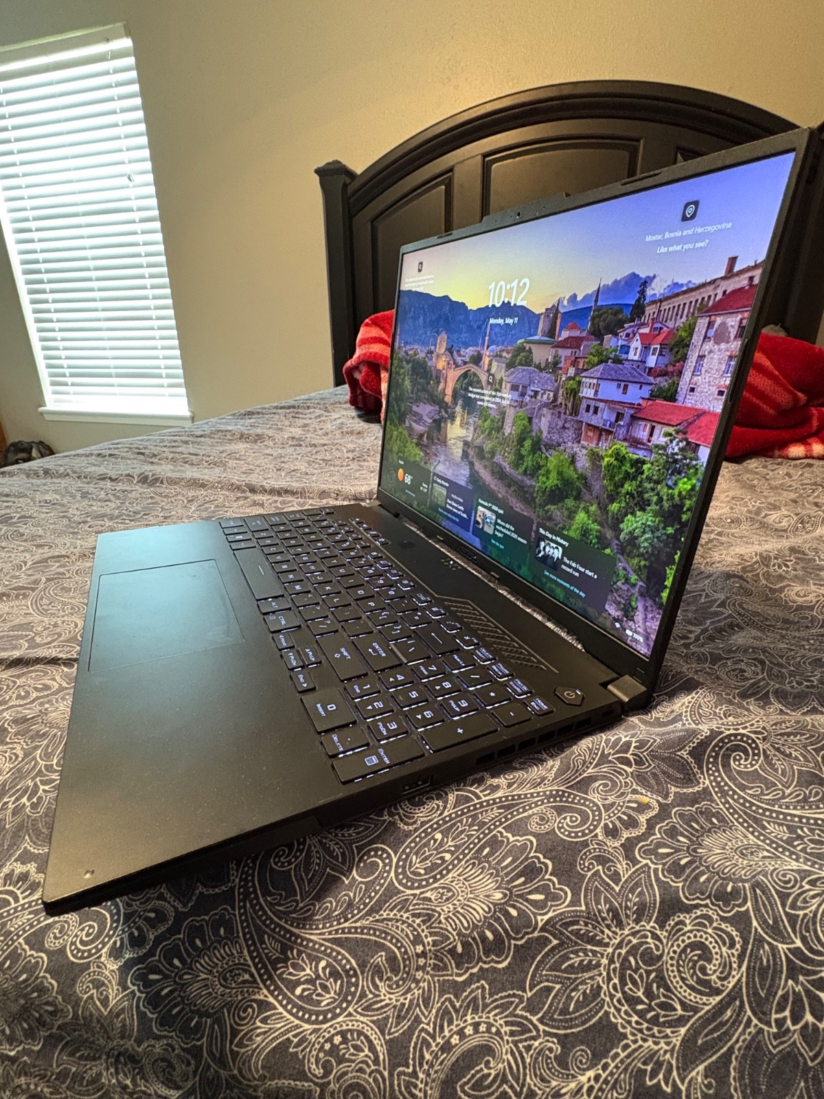 ASUS TUF Gaming A16 16 in (512GB SSD, AMD Ryzen 7, 3.2GHz, 16GB RAM, AMD Radeon