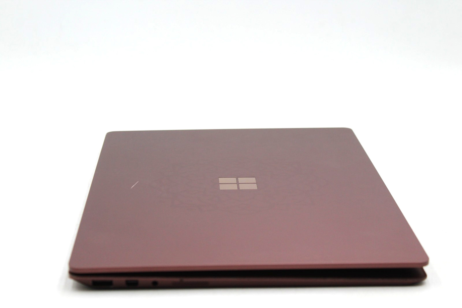 Surface Laptop 1769 i5-7200u 8GB Ram 256GB Windows 11 pro Burgundy
