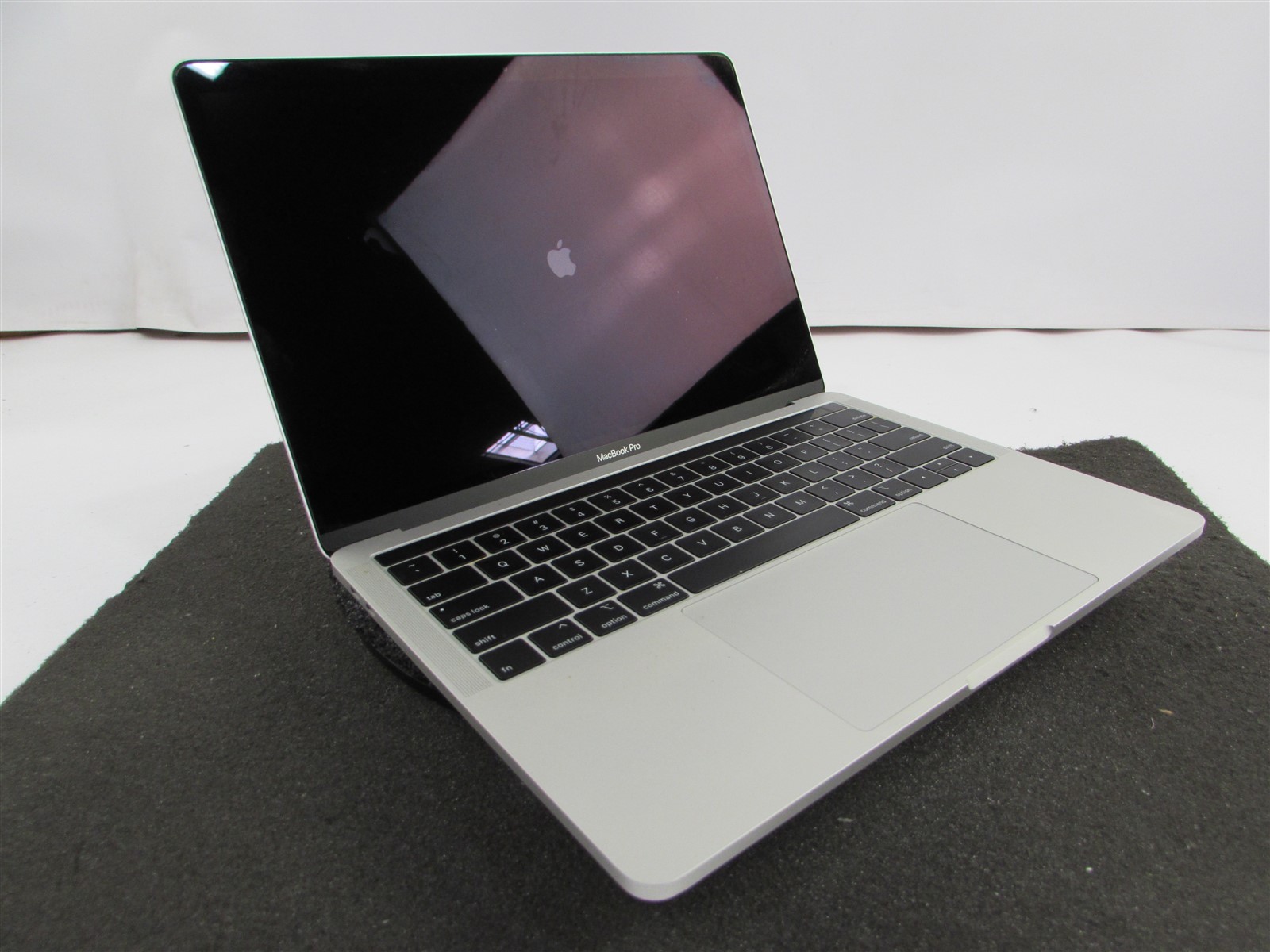 APPLE MACBOOK PRO A2159 2560X1600 CORE I5-8257U 128GB SSD 16GB RAM NO O.S