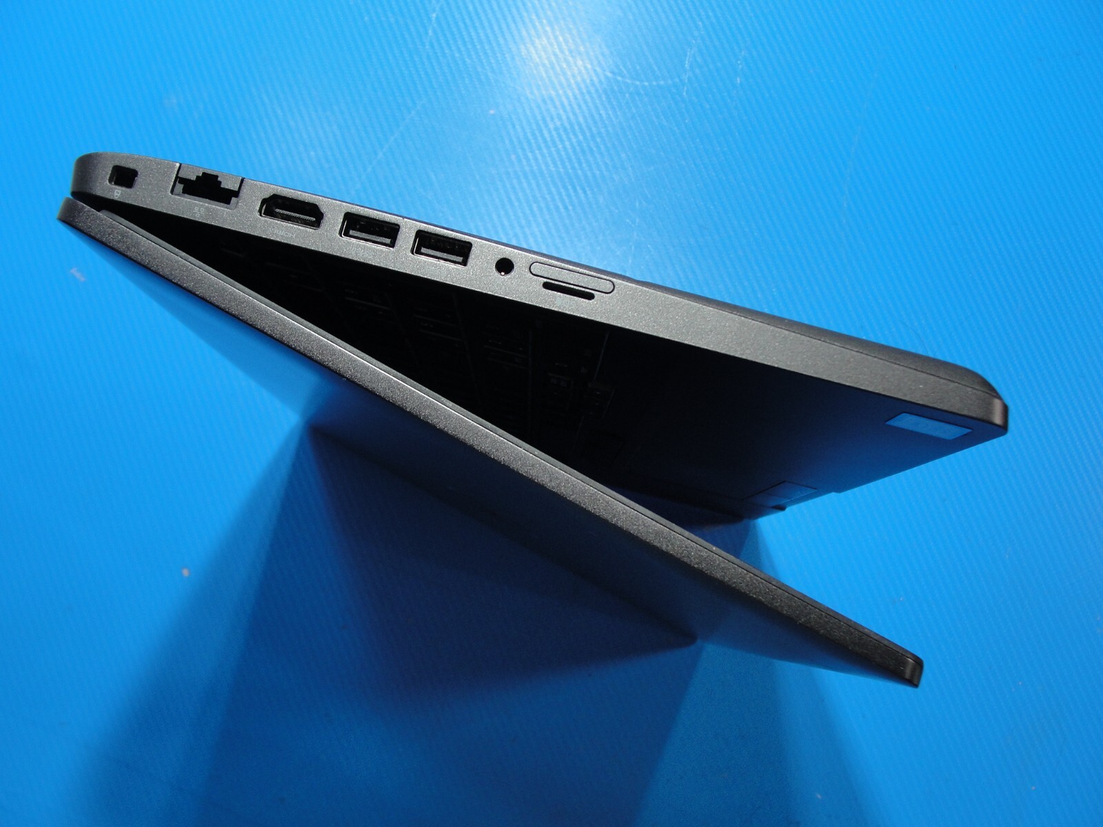 Dell Precision 15 3540 15.6” i7-8th Gen 1.8GHz 16GB 512GB SSD Original Charger