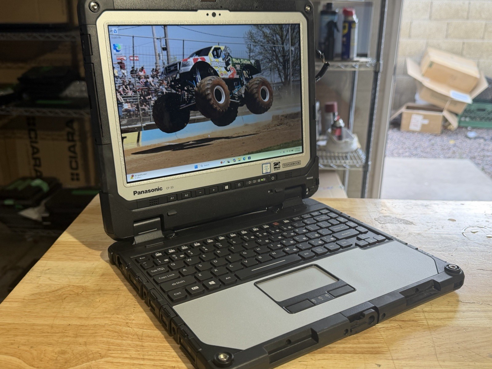 Panasonic ToughBook CF-33 i5-6300U 8GB Ram 256 SSD Win11 Pro. Touchscreen