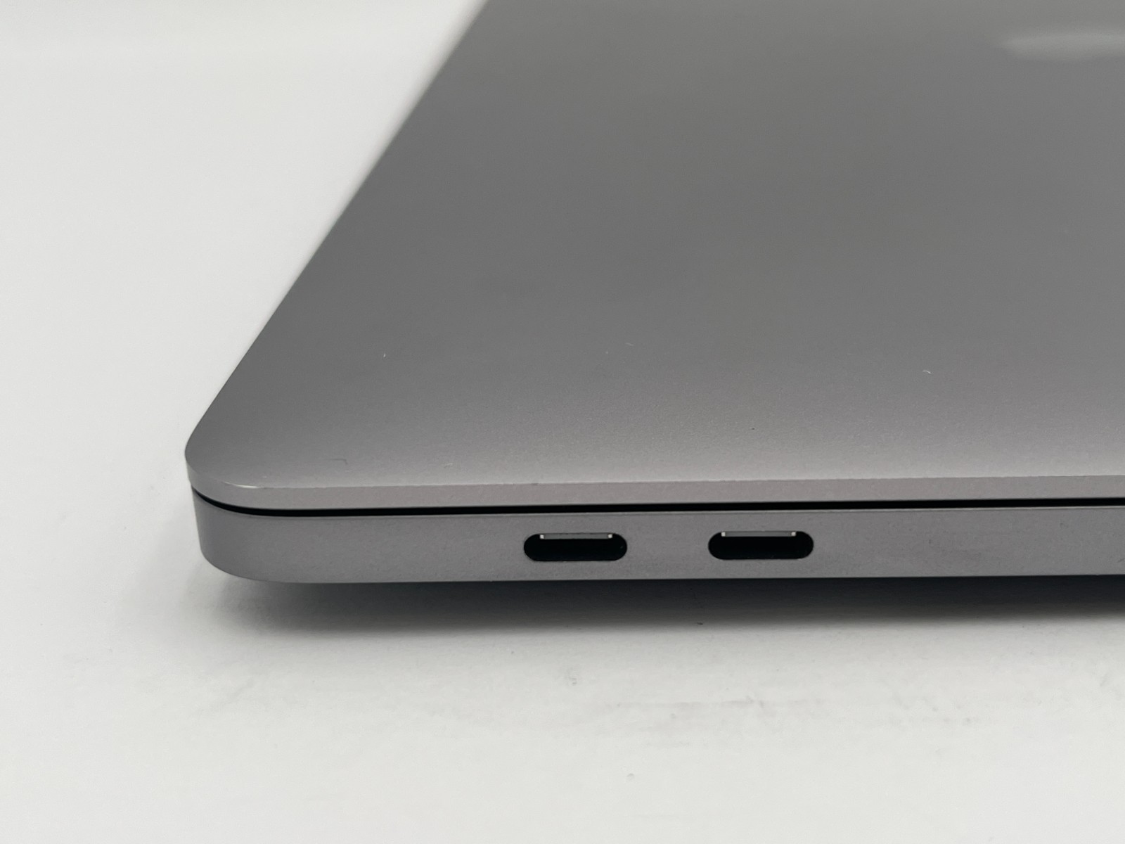 APPLE A2141 16″ MACBOOK PRO 2019 CORE i7-9750H@ 2.6 GHz 16GB DDR4 500 GB TAHOE