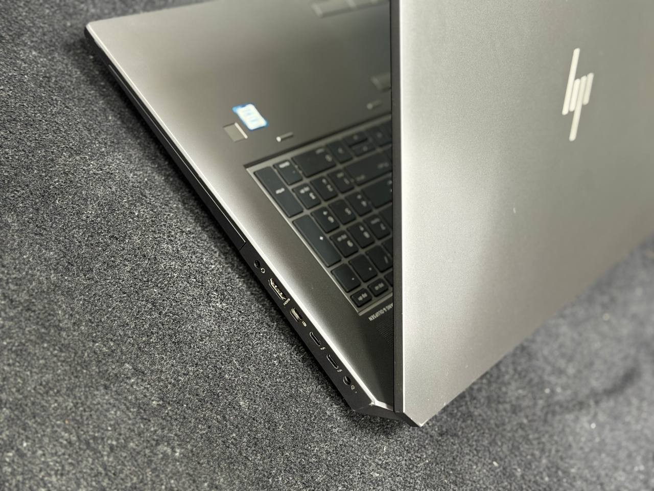 HP ZBOOK 17 G5 I7 9TH 16GB AND 512 GB SSD