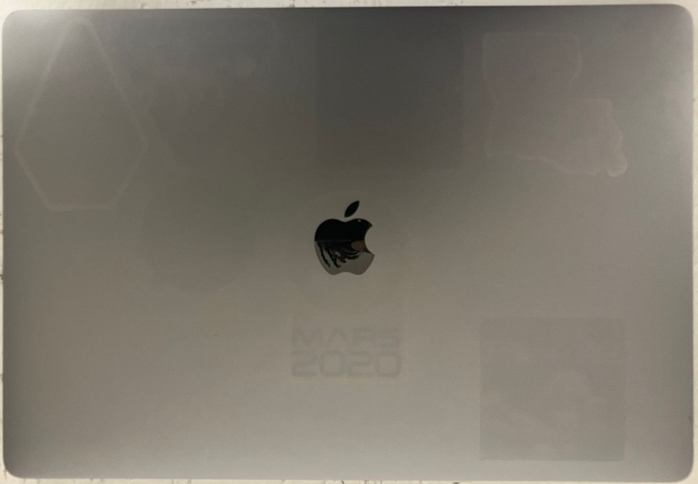 Apple MacBook Pro A2141 16″ Radeon 5500M 2.4GHz Intel Core i9-9980HK 32GB 2TB