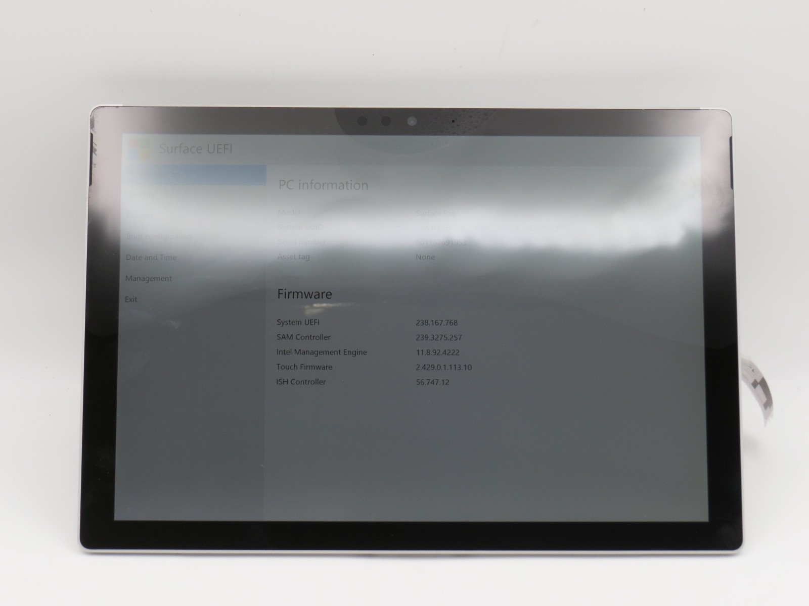 Microsoft Surface Pro 5 | m3-7Y30 @ 1GHz | 4GB DDR3 | 12″ | 128GB HDD | No OS/AC