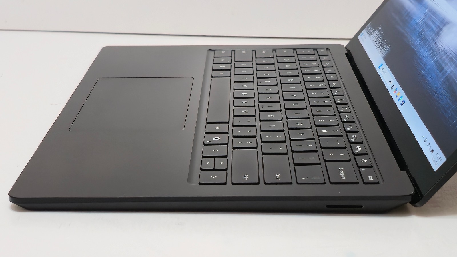 Surface Laptop 6 13.5″ (2033) Core Ultra 7 165H ,32 GB RAM, 1 TB SSD Touch