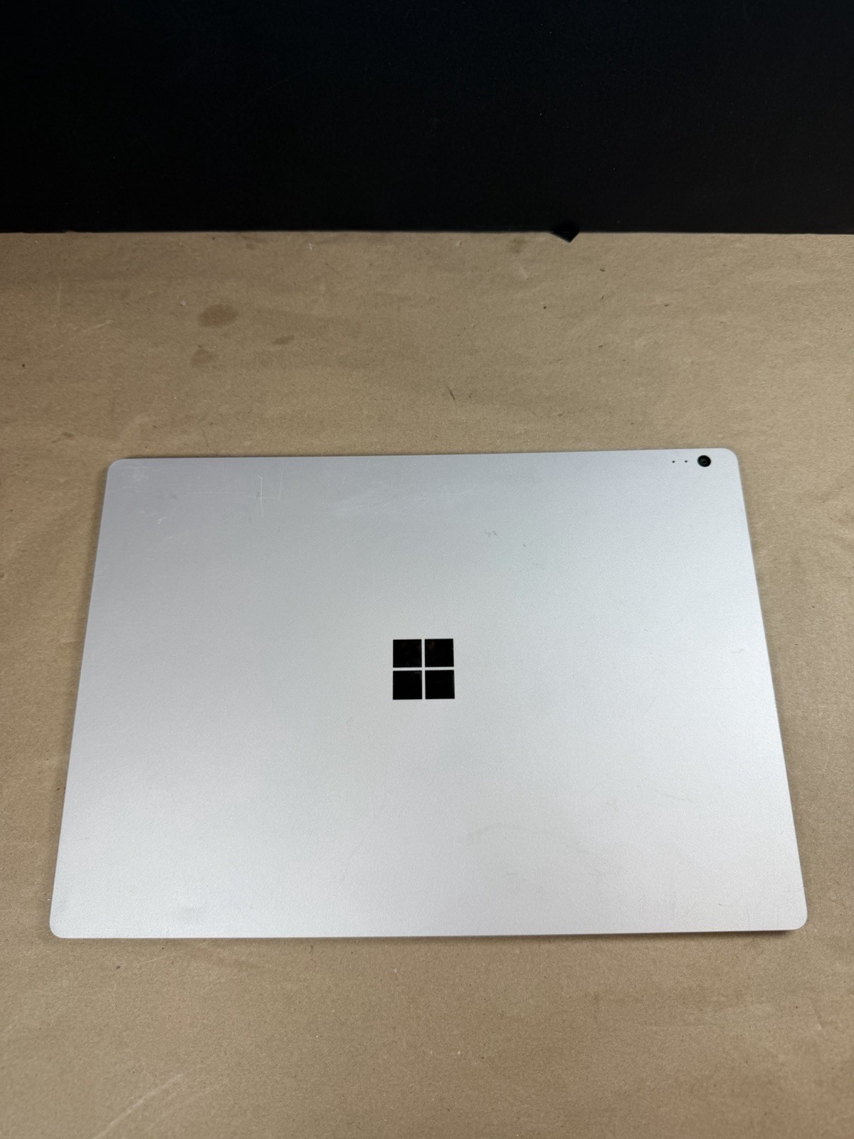 Microsoft Surface Book 2 1832 Monitor Only Works should beat the monitor