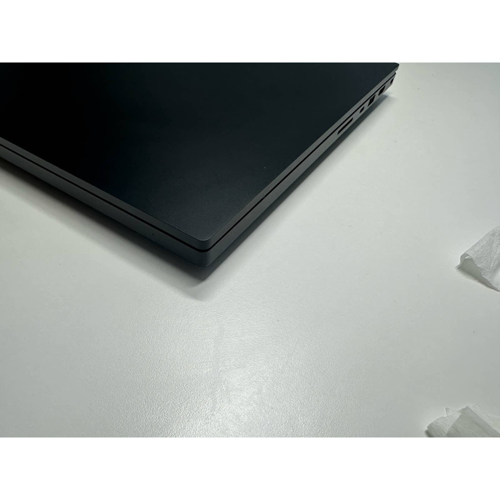 Razer Blade 17 (2019) 2080 Super, 4K Touch Glossy, i7-10875H, 16GB/1TB