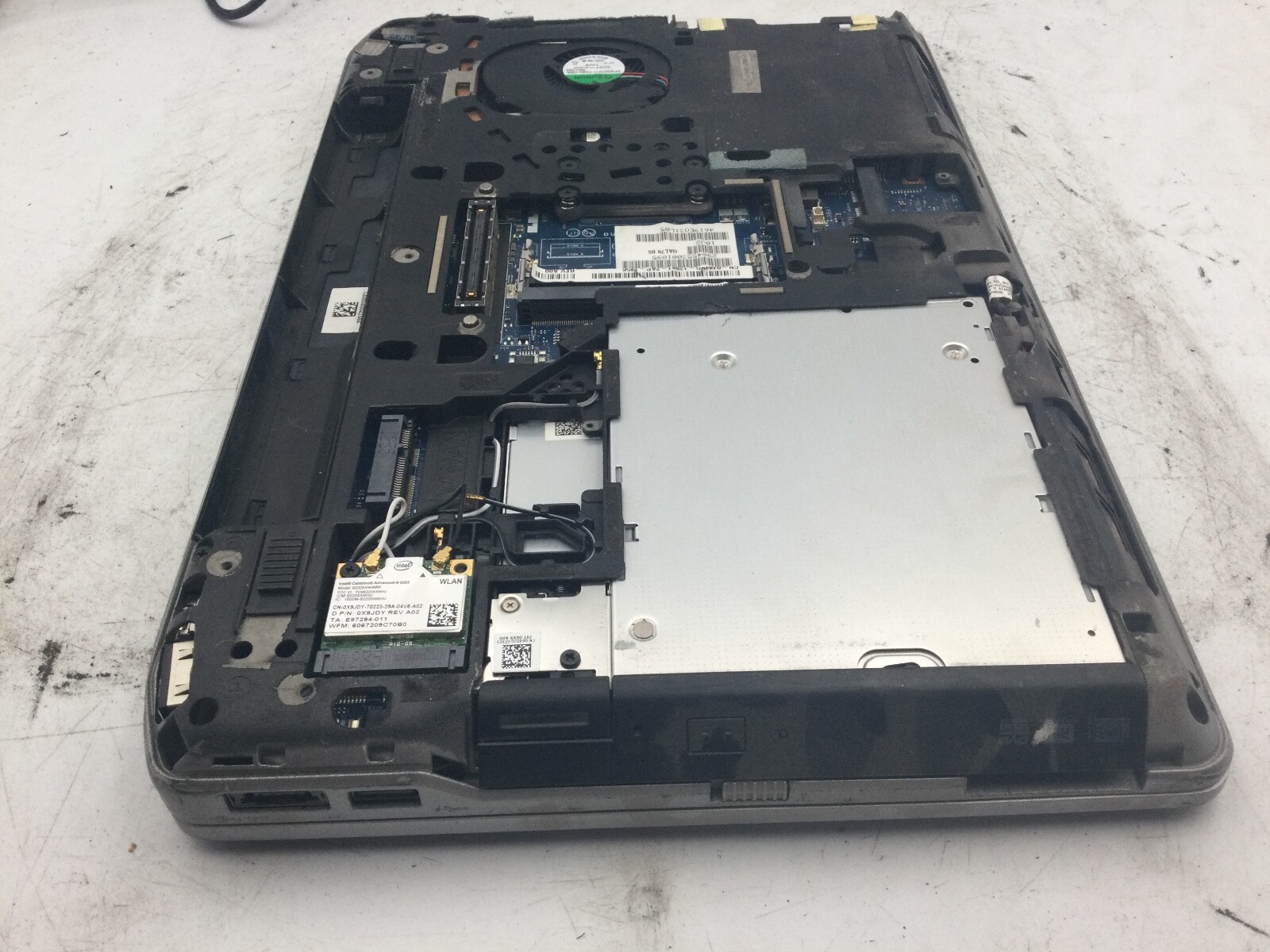 DELL LATITUDE E6330 – FOR PARTS – NO LCD – INTEL CORE I5 – READ DESCRIPTION – BB