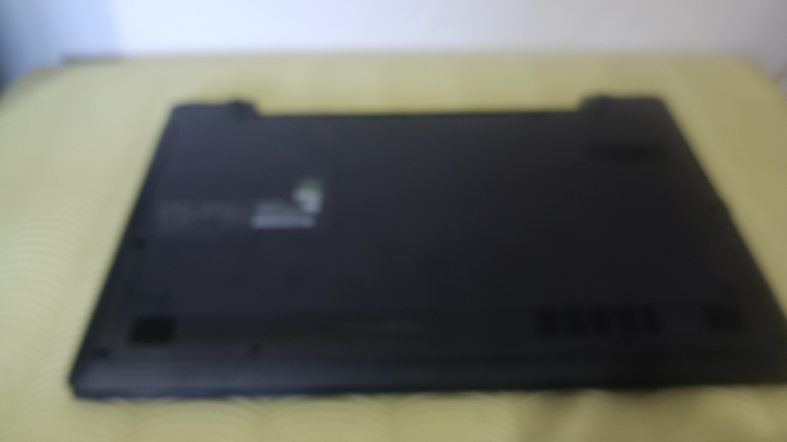 Lenovo ideapad G70-35 17.3″ 1600×900 AMD A8-6410 QUADCO 8gb 256gb RADEON R5 1GB