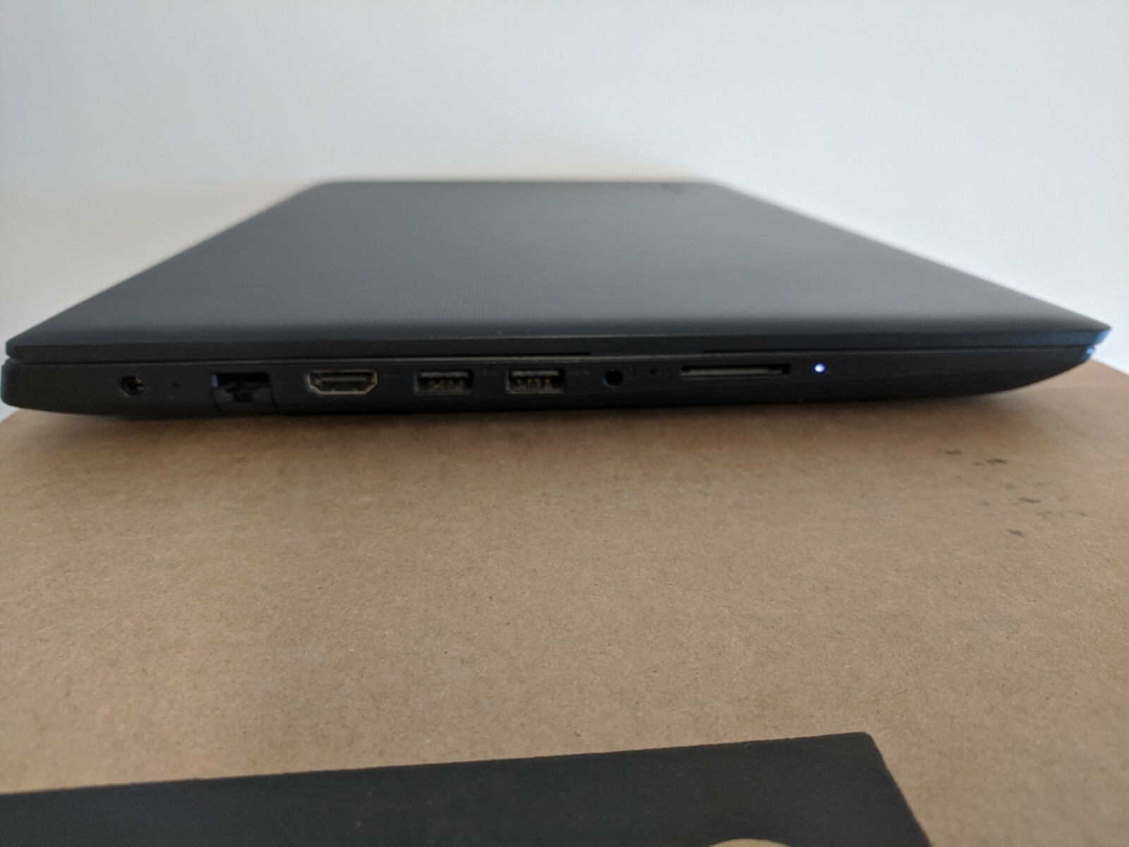 Lenovo Ideapad 130-15AST 15.6″ Laptop AMD A6-9225 4GB 500GB HDD Windows 10 home