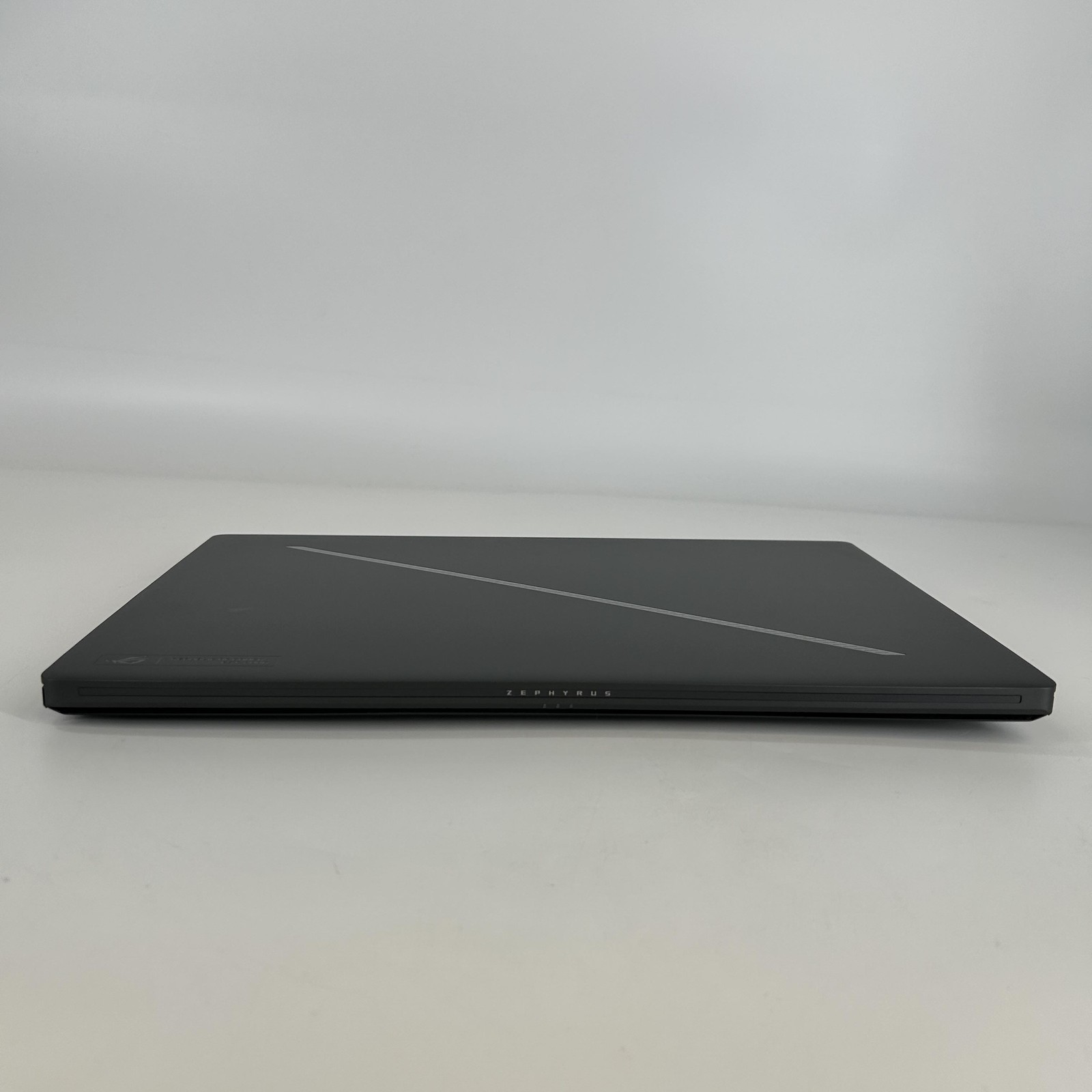 Asus ROG Zephyrus G16 GU605 240Hz QHD+ 2.9GHz Ultra 9 285H 16GB 1TB SSD RTX 5070