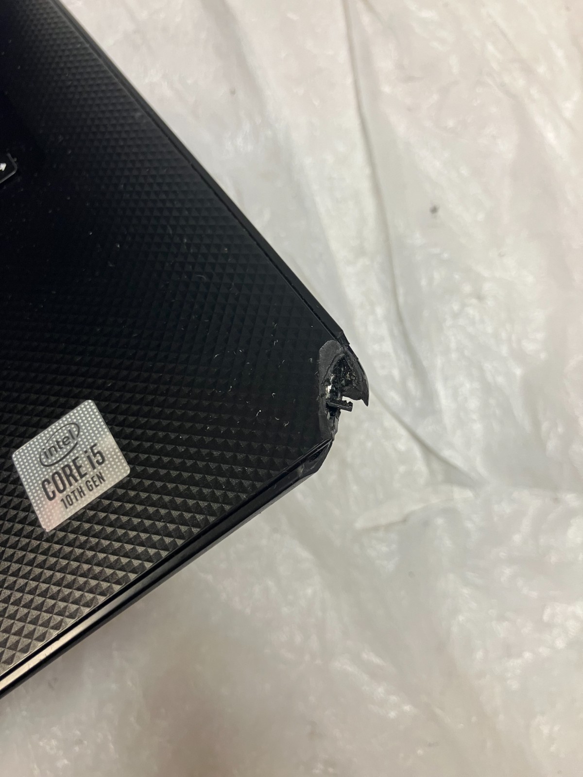 DELL VOSTRO 3490 INTEL CORE I5-10210U NO RAM NO HD screen broken For Parts