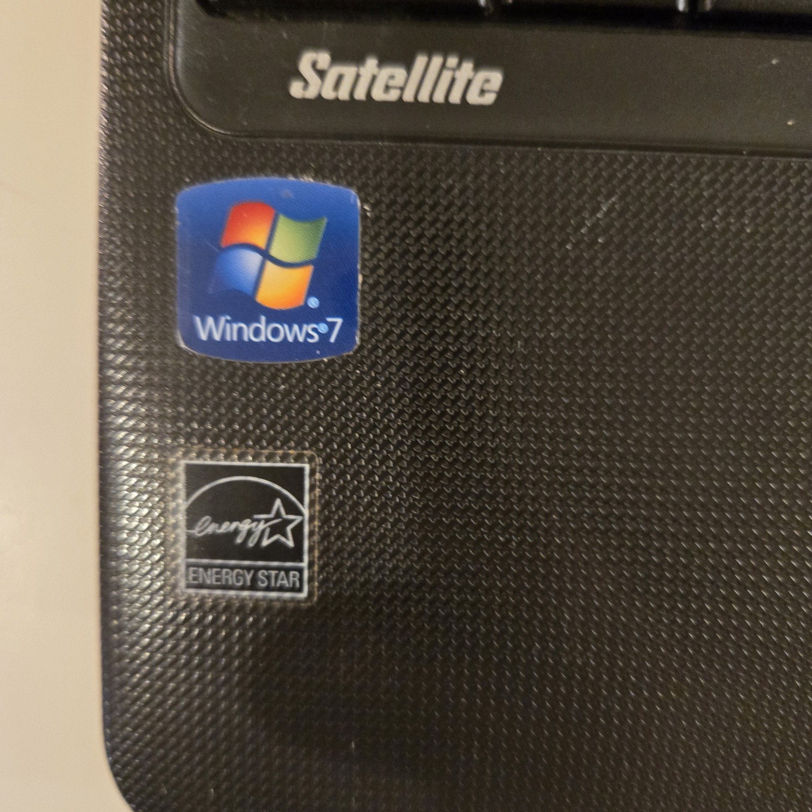 Toshiba Satellite C655D 15″ Laptop AMD C60 NO HDD/Battery/RAM/Power Cable WYSIWG