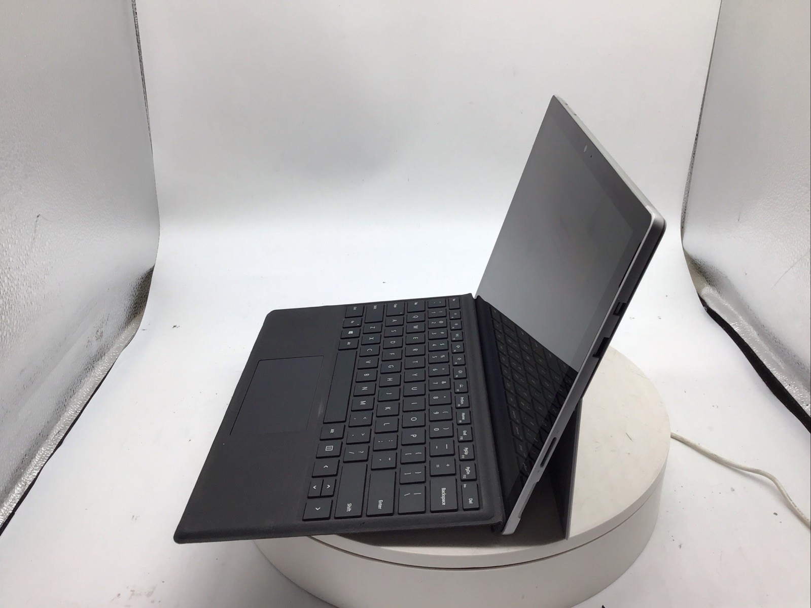Microsoft Surface Pro 6 1796 12.3″ Laptop i7-8650U 8GB RAM 256GB SSD Win11P Used