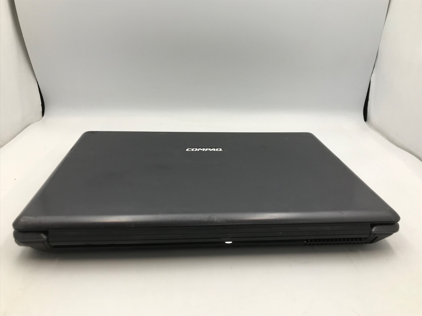Compaq Presario V3000 14″ AMD Sempron 512Mb RAM NVIDIA GeForce- MZ