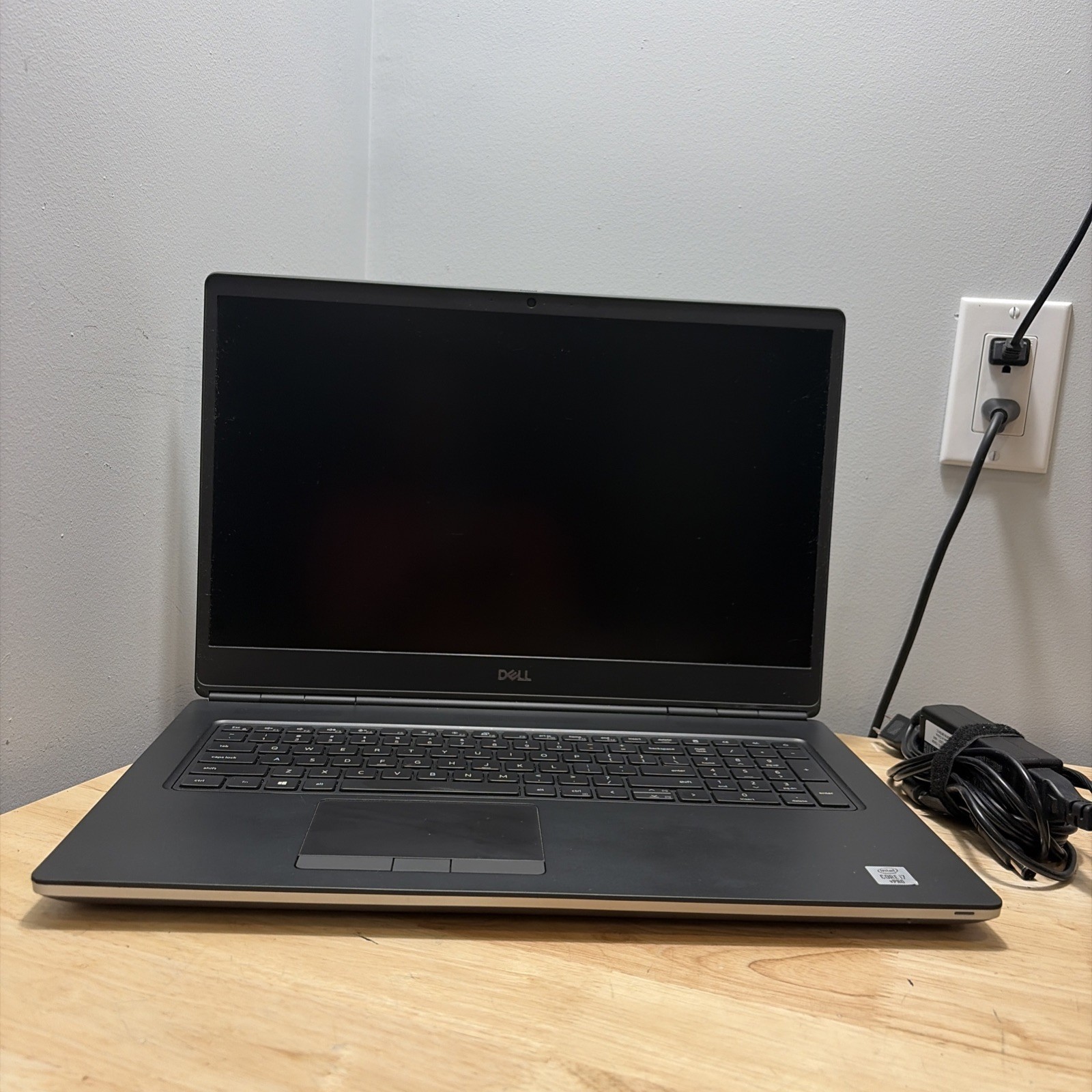 Dell Precision 7750 17″ CORE I7-10850H 2.70GHZ 32GB 512GB Wcam WiFi W11 Cord