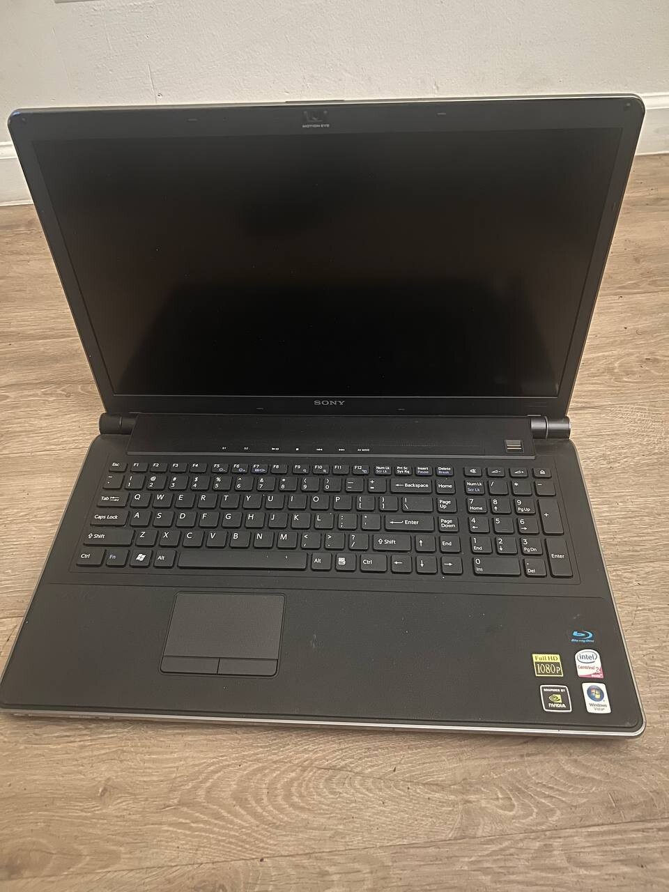RARE Sony VIAO LAPTOP – VGN-AW290 18.4″ / BLU-RAY/ Win 10