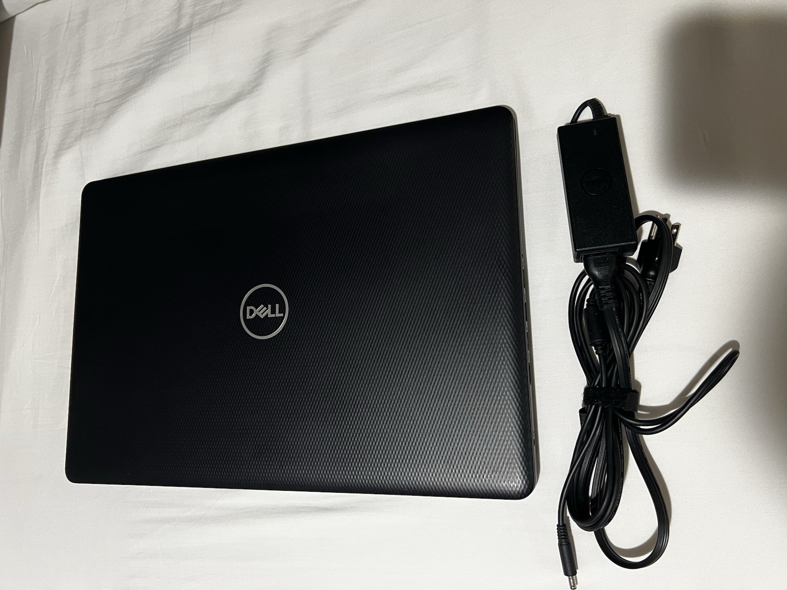 Dell Inspiron 3793 17.3″ Intel i7-1065G7 8GB Ram 512GB SSD Windows 11