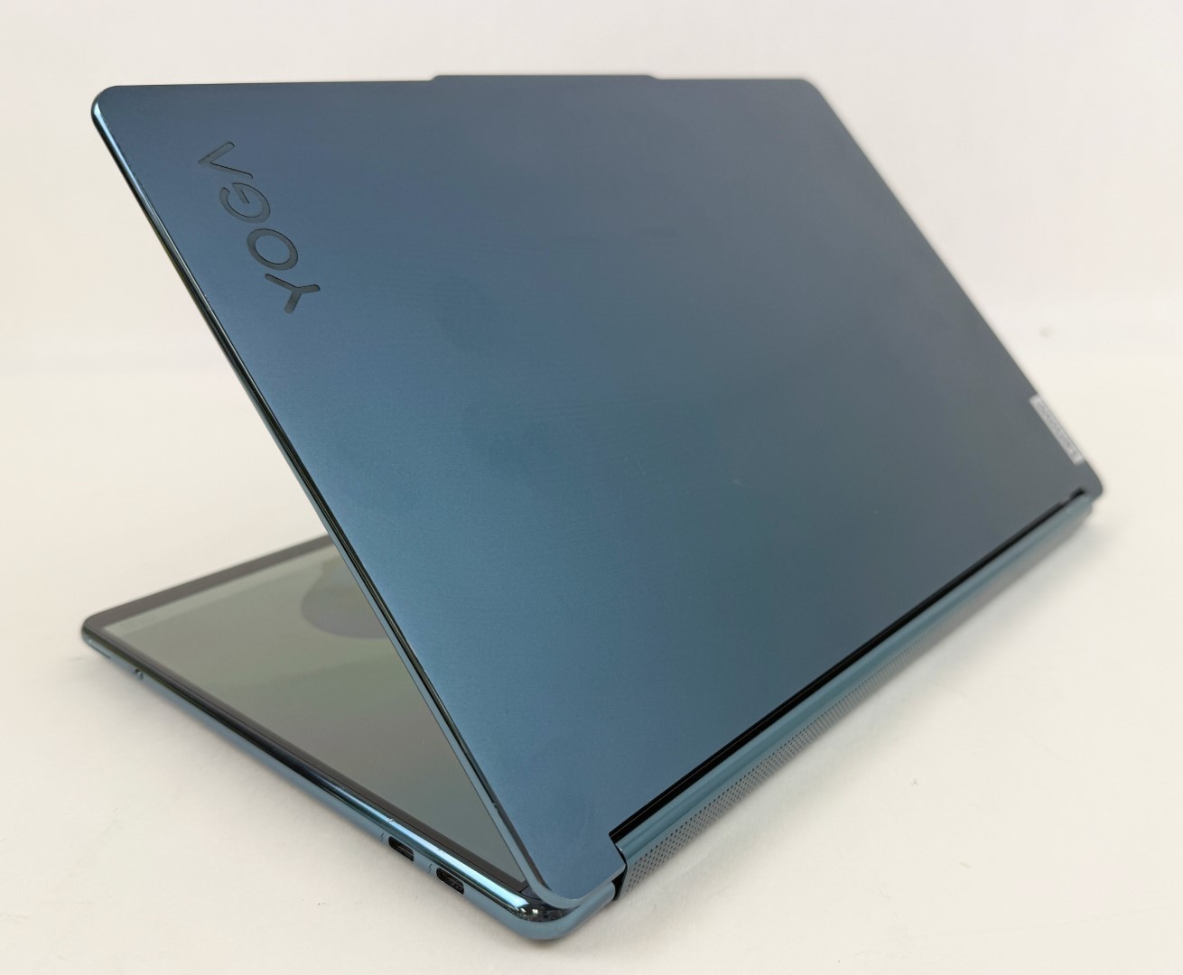 Lenovo Yoga Book 9i 13IRU8 2×13.3″ OLED Dual Touch i7-1355U 16GB 1TB SSD W11H