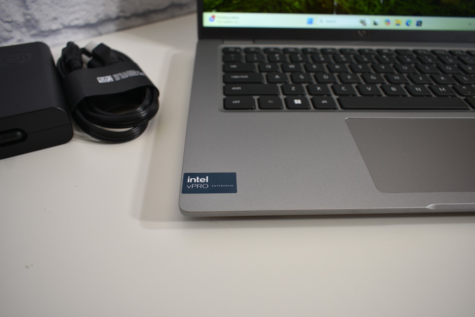 Dell Latitude 5450 14″ FHD Touch Intel Ultra 5 135U 512GB SSD 16GB RAM WIN11 PRO