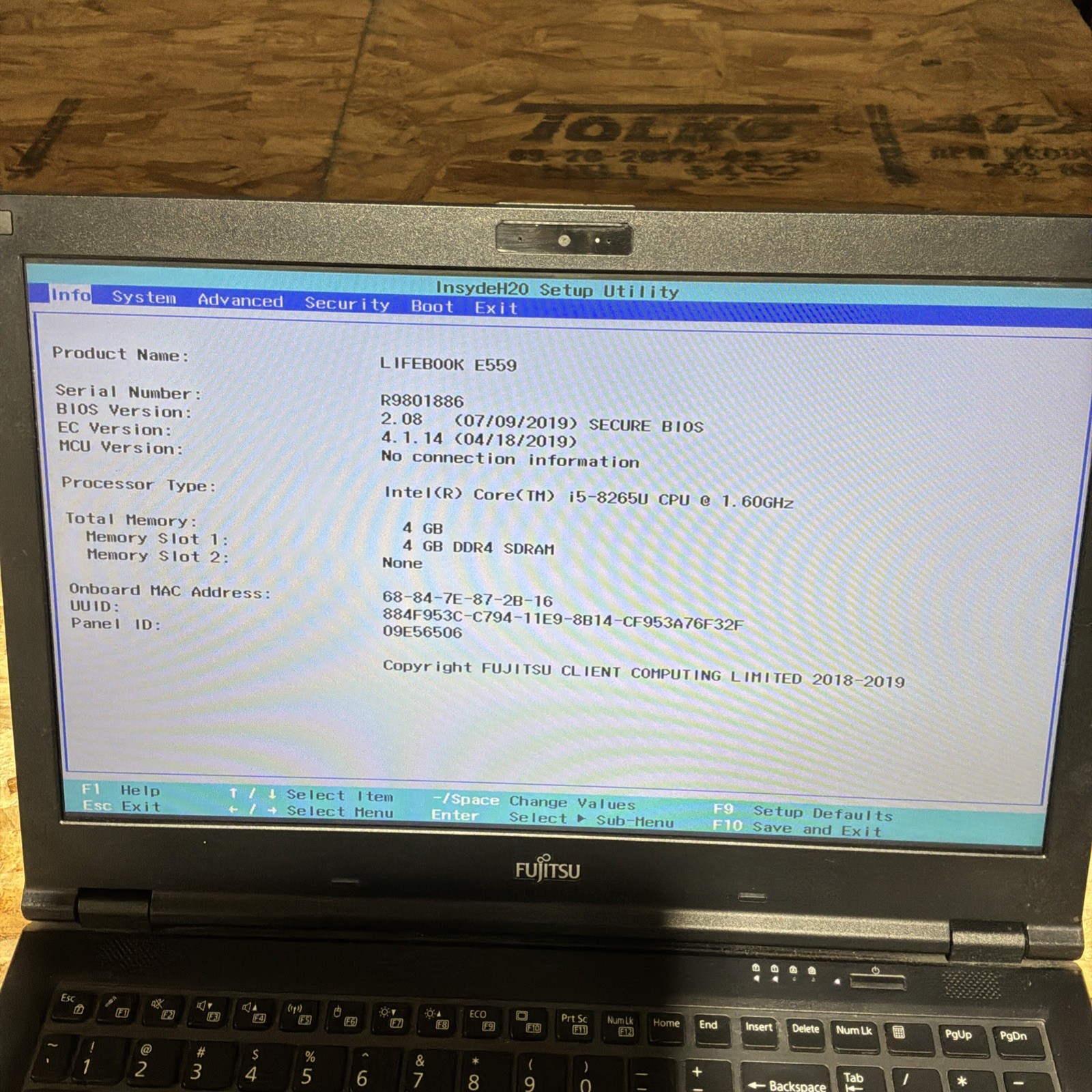 Fujitsu Lifebook E558 I5-8250U 1.60GHZ 256GB SSD 4 GB RAM Win 10 C399