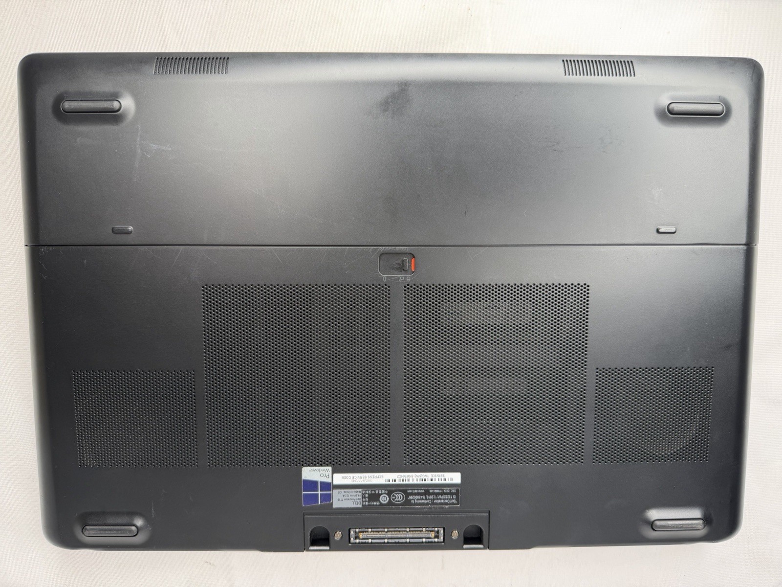 Dell Precision 7710 17″ i7-6920HQ 32GB RAM 256GB NVMe Quadro M3000M 4GB Win11Pro