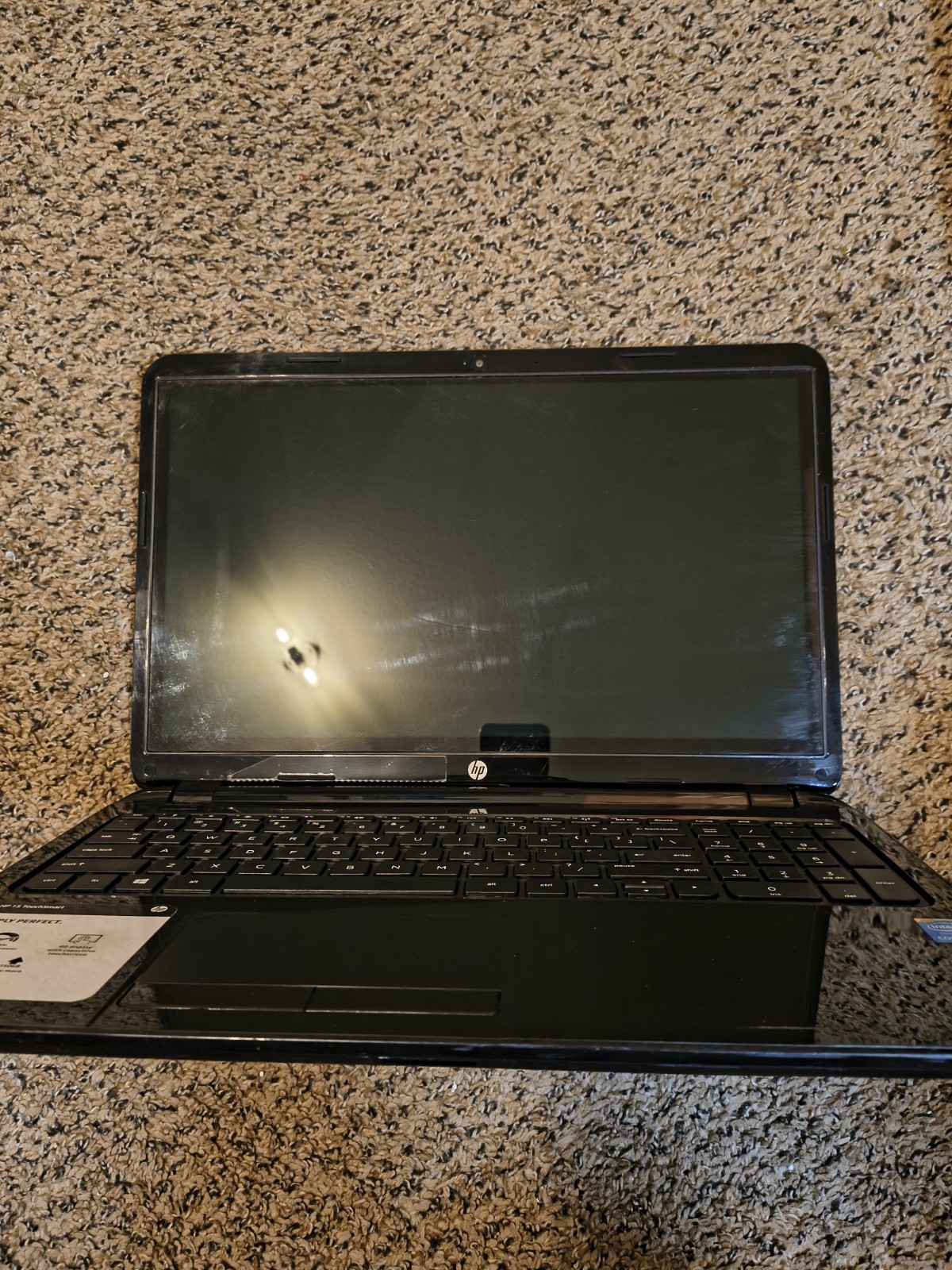 HP 15-R253CL Intel Core i3-5010U 2.1GHz 8 GB 300GB Windows 10 touchscreen DVD