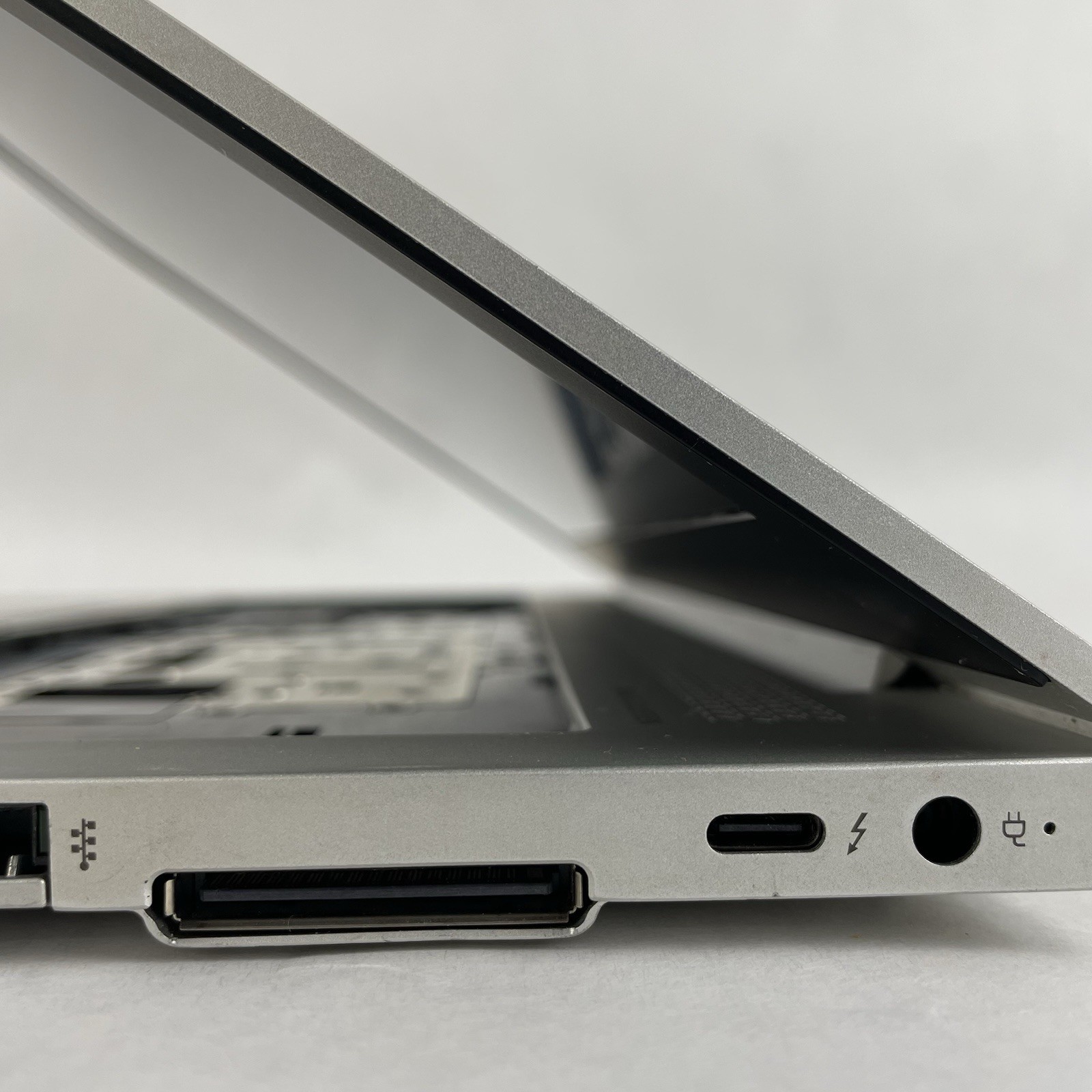 HP EliteBook 850 G6 15.6″ i5-8365U 1.60 GHz 8 GB RAM No SSD/OS/AC – No Keyboard