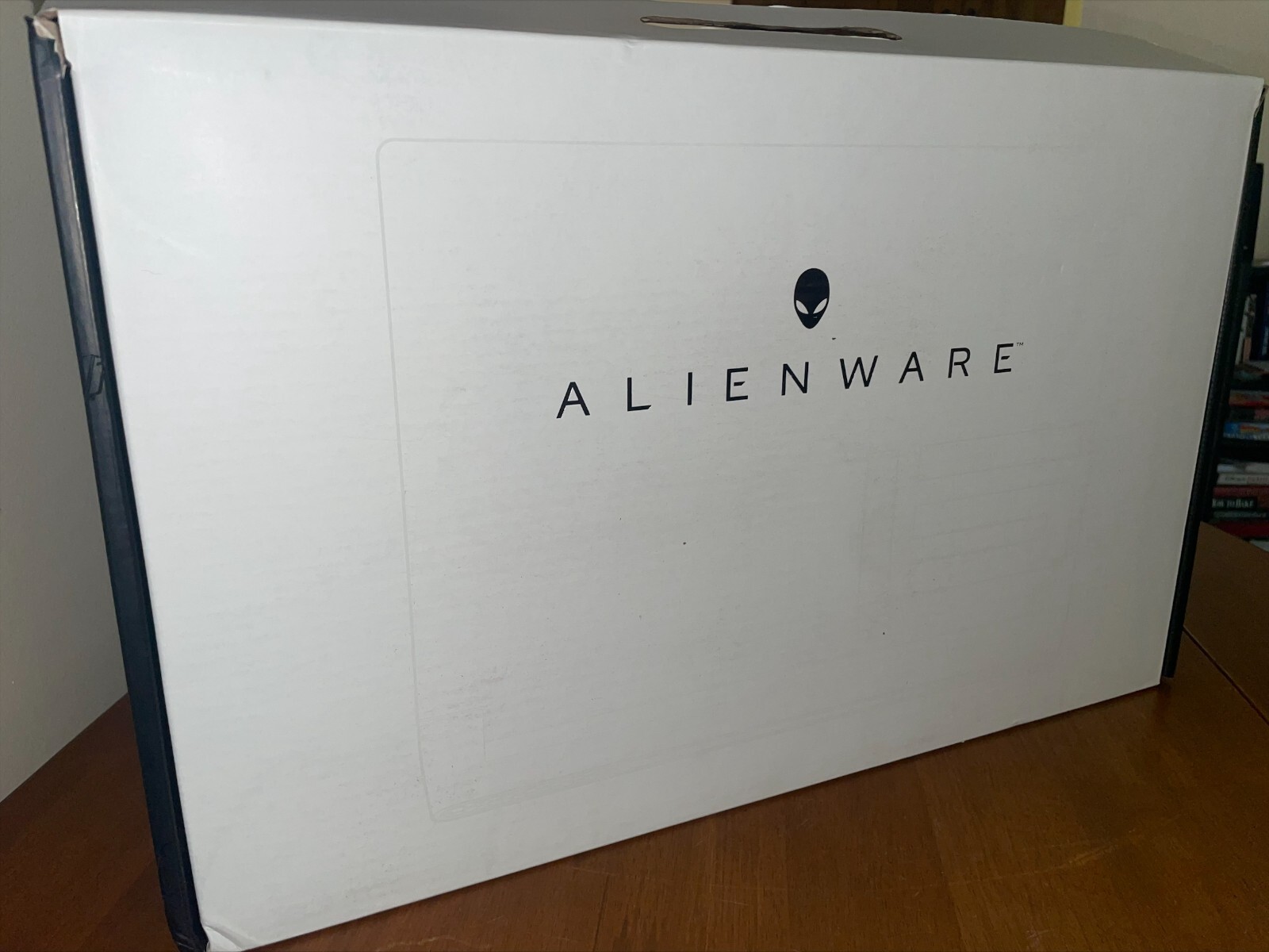 Alienware m15 R7 AMD (AMD Ryzen(TM) 7 6800H (8-Core/16 Thread) / NVIDIA RTX 3060