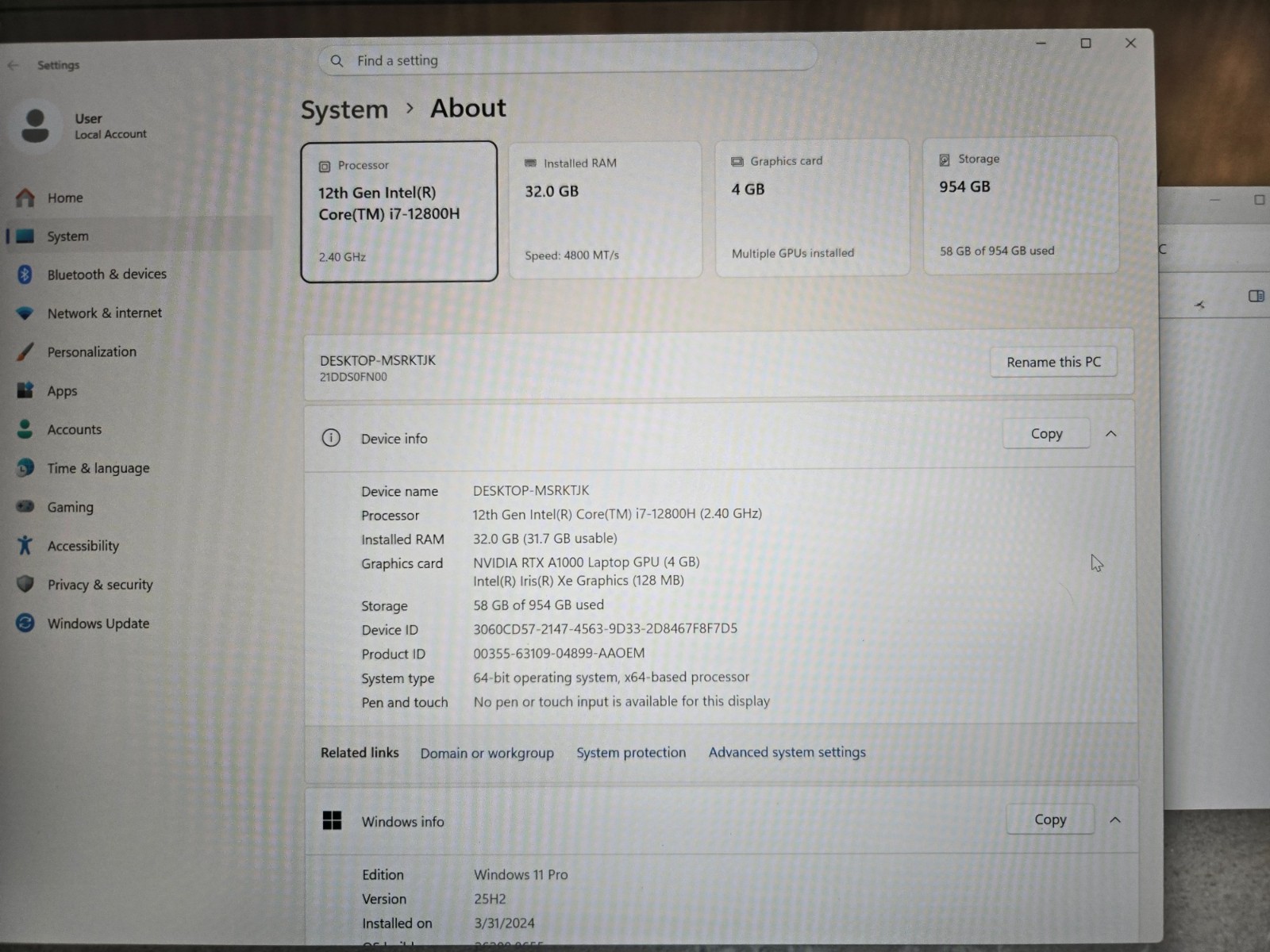 Lenovo ThinkPad P1 Gen 5 16″ WQXGA | A1000 | i7-12800H | 32GB RAM | 1TB SSD |