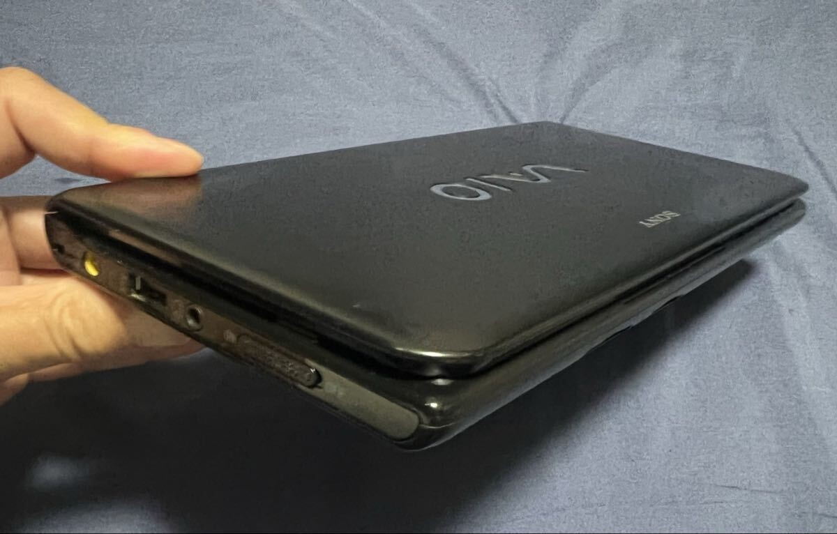 SONY VAIO Type P VPCP11AKJ Intel Atom Z560 2.13GHz SSD 128GB RAM 2GB AS-IS