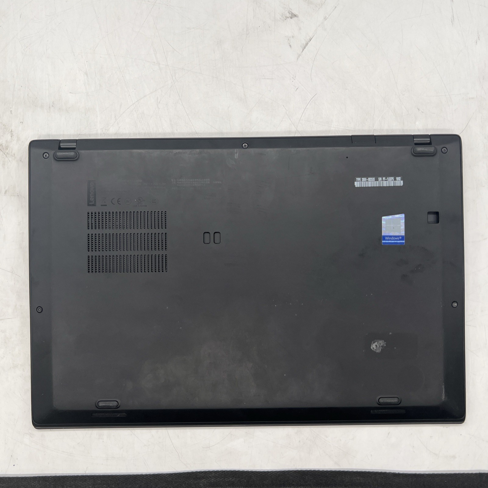 Lenovo ThinkPad X1 Carbon 6th I5 8250U 1.6GHz 8GB RAM No Drive No OS No Battery