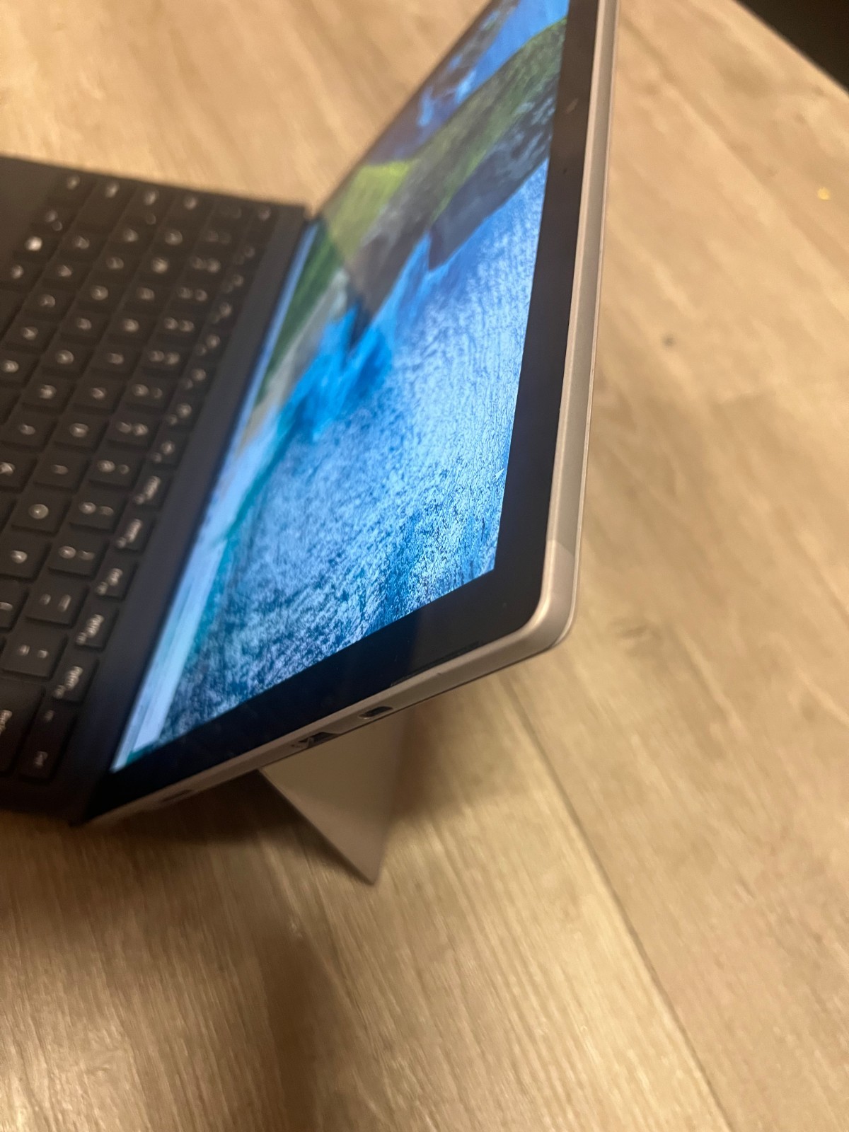 Microsoft Surface Pro 7+ 12.3″ (256GB SSD, Intel Core i5 11th Gen., 2.40 GHz
