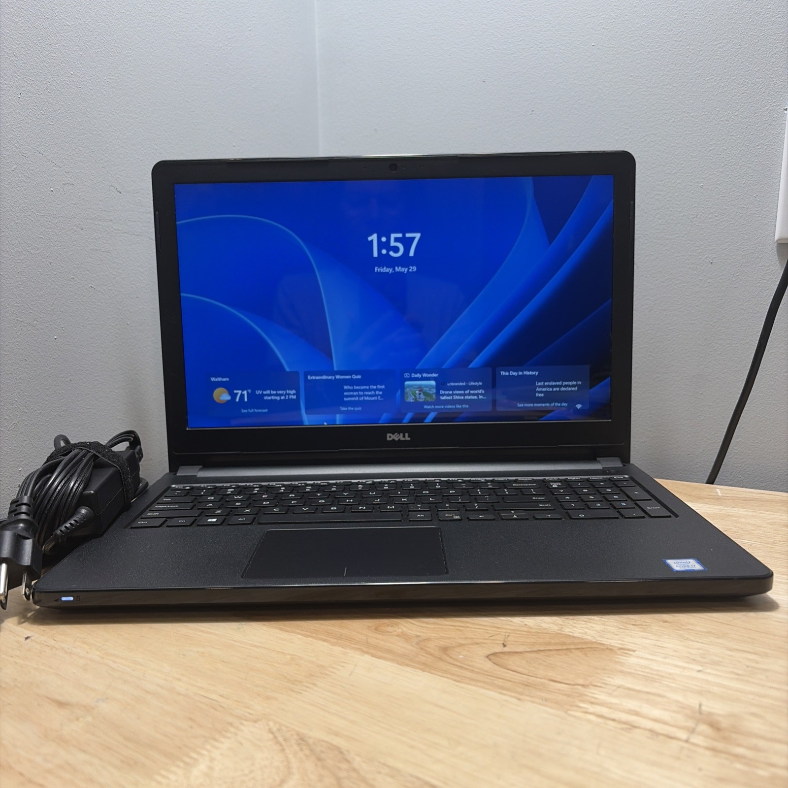 Dell Inspiron 5566 15.6” Core i7-7500u 2.7ghz 8gb 512GB SSD WCam Touch W11 Cord