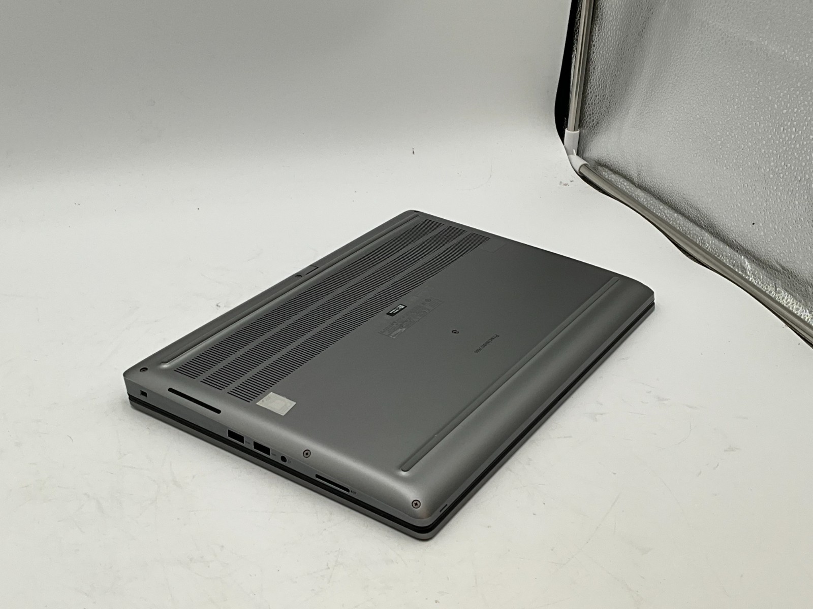DELL Precision 7560 i7-11850H 2.50g 32GB 1TB T1200 15.6″ WIN11 Laptop 9S0K6J3