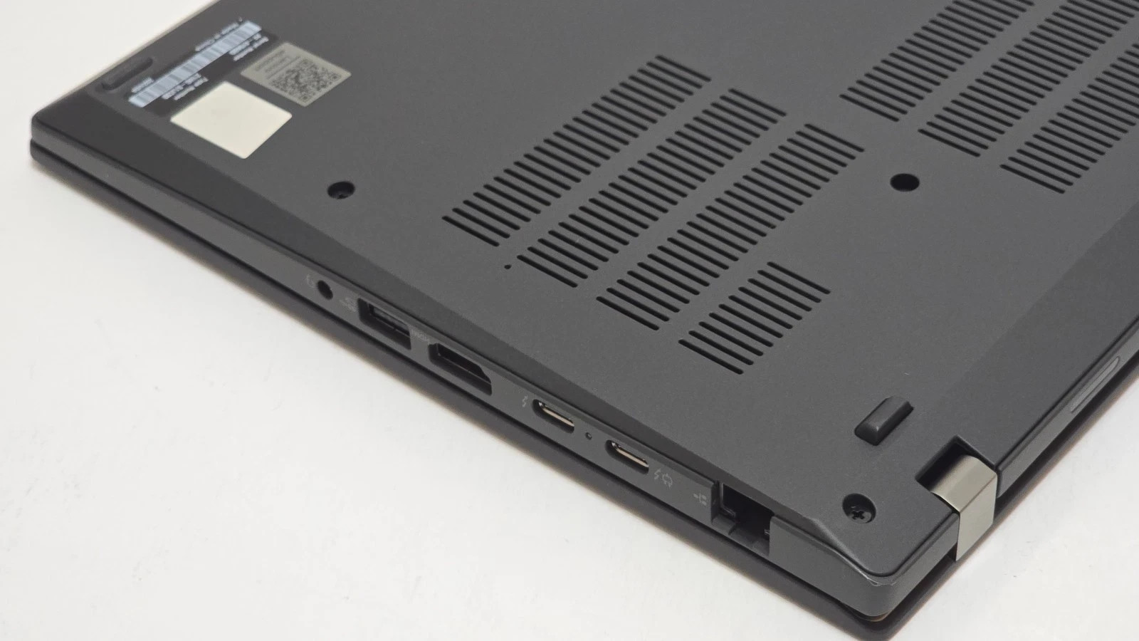 Lenovo ThinkPad P14s Gen 4 14″ 2.8K i7-1370P 64GB 4TB SSD RTX A500 Win11 Pro